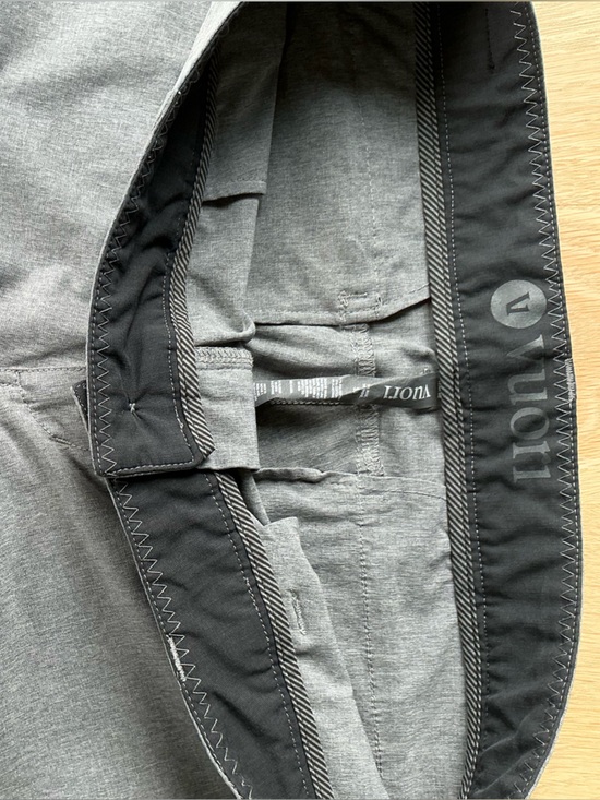 Vuori Aim Shorts Grey Men’s Size 33 Lightweight Everyday Shorts - Picture 3 of 7